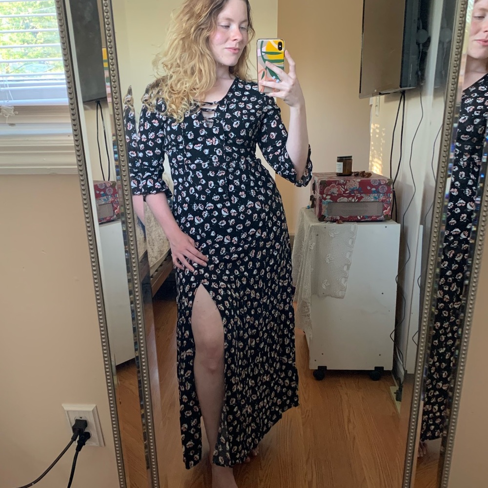 Floral maxi dress with slit
